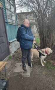 Кокос - собака-проводник