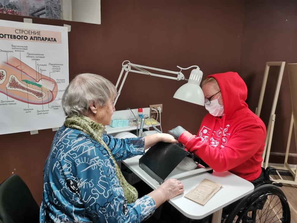 Социальные дни - гигиенический маникюр для членов ВОИ Московского района